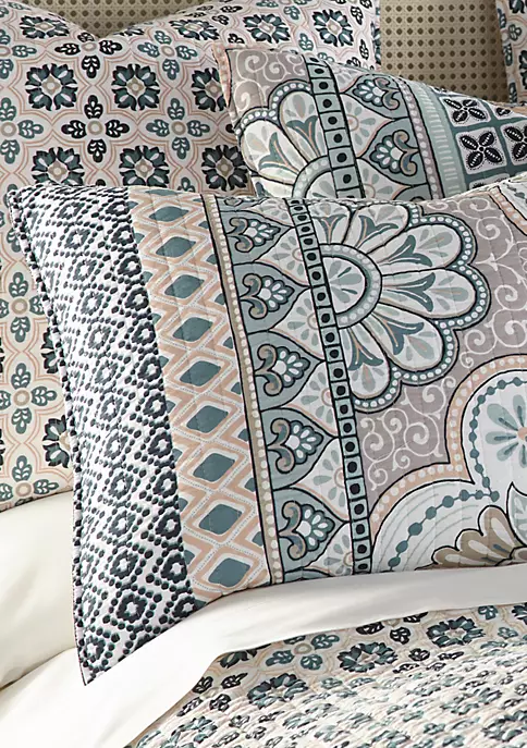 Flash Sale ✨ Levtex Home Addie Quilt Set 🌟 4 Flash Sale ✨ Levtex Home Addie Quilt Set 🌟 - Image 2